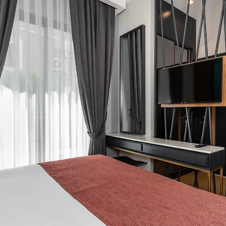 Aparthotel Nox 4*